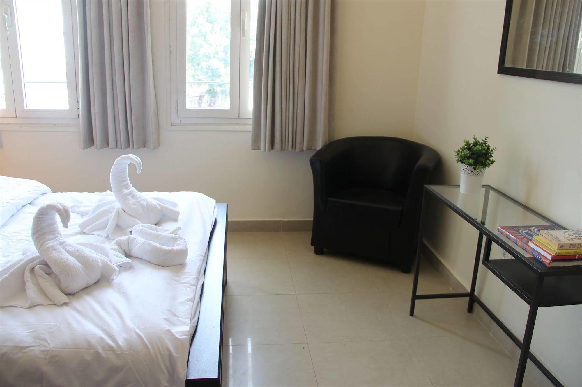 Allenby Bauhaus Apartments Tel Aviv Bagian luar foto